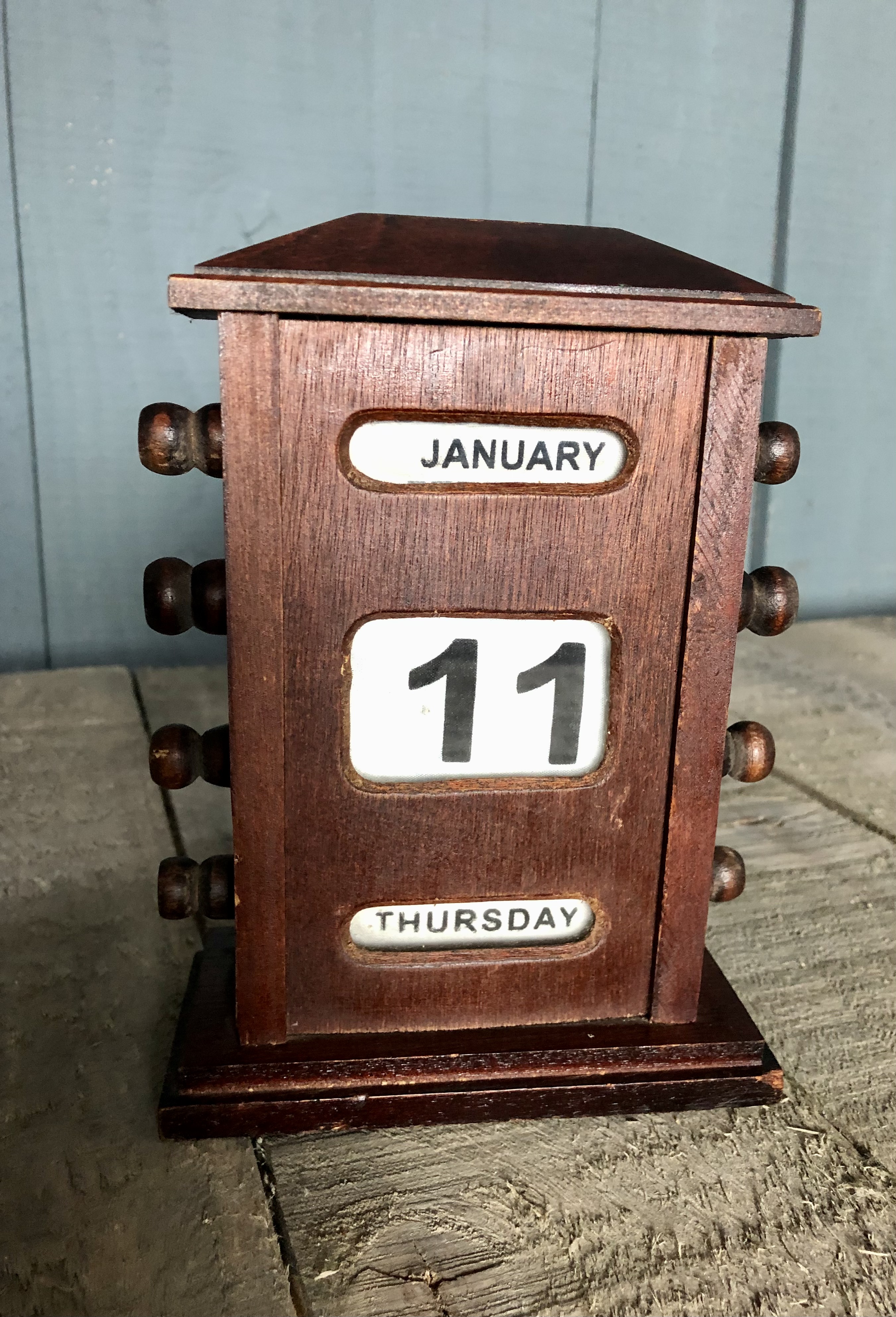Wood Desk Calendar